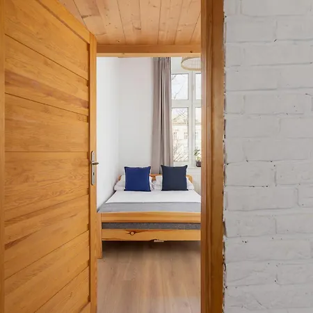 3-bedroom - 51 Dietla Street *